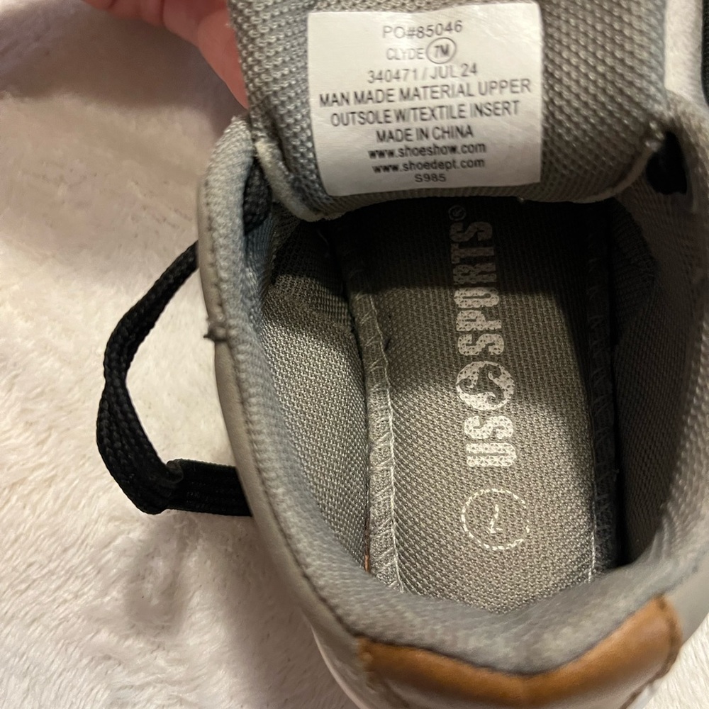 Gray and White Sneakers with Sleek Design - Picture 5 of 5
